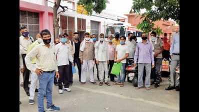 Patients protest delay in Covid-19 report at Meerut district hospital