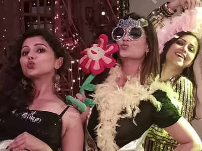 Mere Dad Ki Dulhan: Shweta Tiwari shares a fun pic with her girls from her on-screen bachelorette party