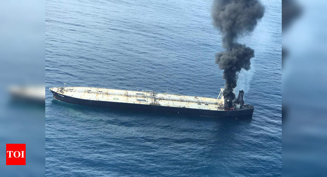 Oil tanker with 2m barrels catches fire off Lanka