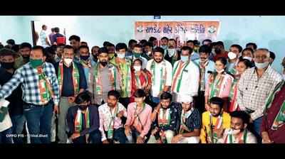 Hardik adds to Rajkot unit’s numbers with 30 from BJP