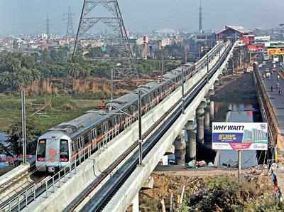 Delhi Metro: Only one gate to stay open at most Red, Blue Line stations | Noida News - Times of India