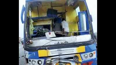 30 migrants injured in e-way accident in Kannauj’s Taalgram