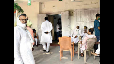 Bihar: Ticket aspirants crowd party offices