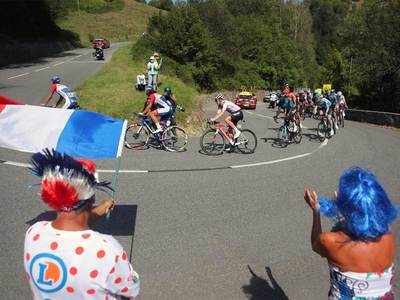 Wear face masks, riders' association urges Tour de France spectators