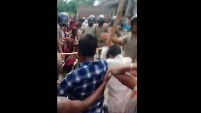 UP: Mob beats murder accused to death in Kushinagar in presence of cops