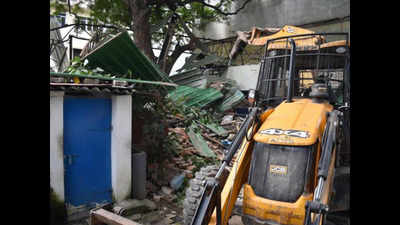 House constructed by Atiq Ahmed on nazool land razed in UP's Prayagraj