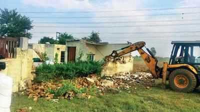 Gurugram: Over 25 structures near Sultanpur lake demolished