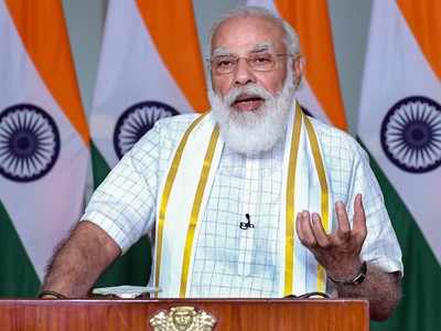 PM Modi hails Indian media, says it should go global