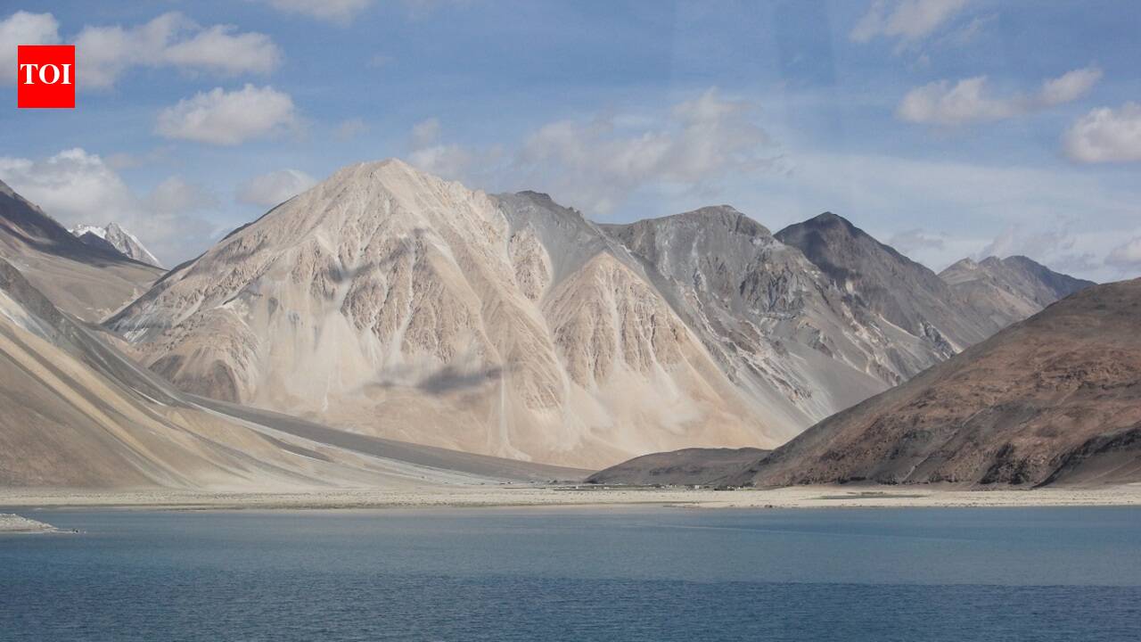 India China border news live: Indian Army occupies heights overlooking the Chinese Army positions at Finger 4 along Pangong Tso lake