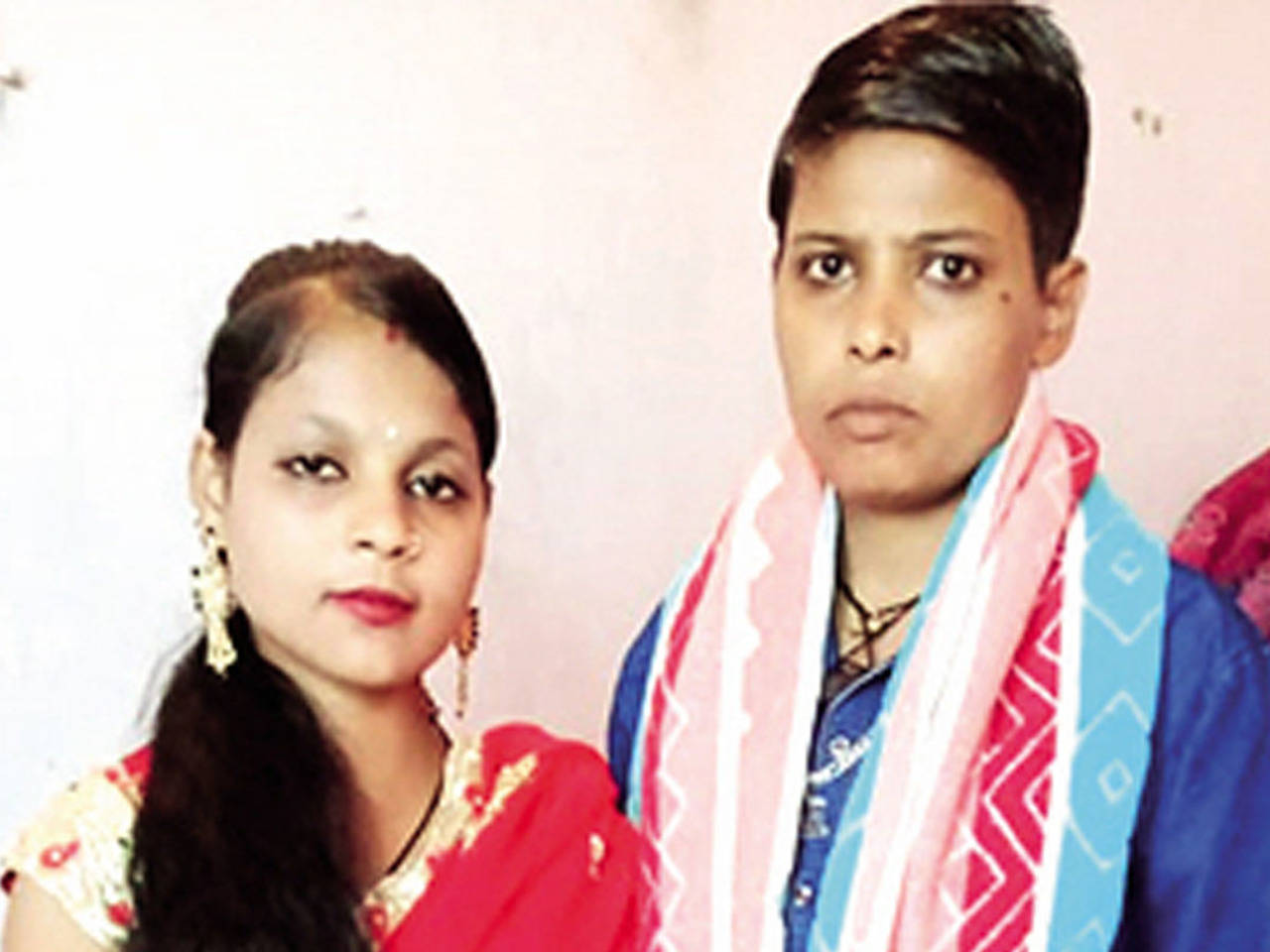 Bihar News Sweet welcome for same-sex couple Patna News photo