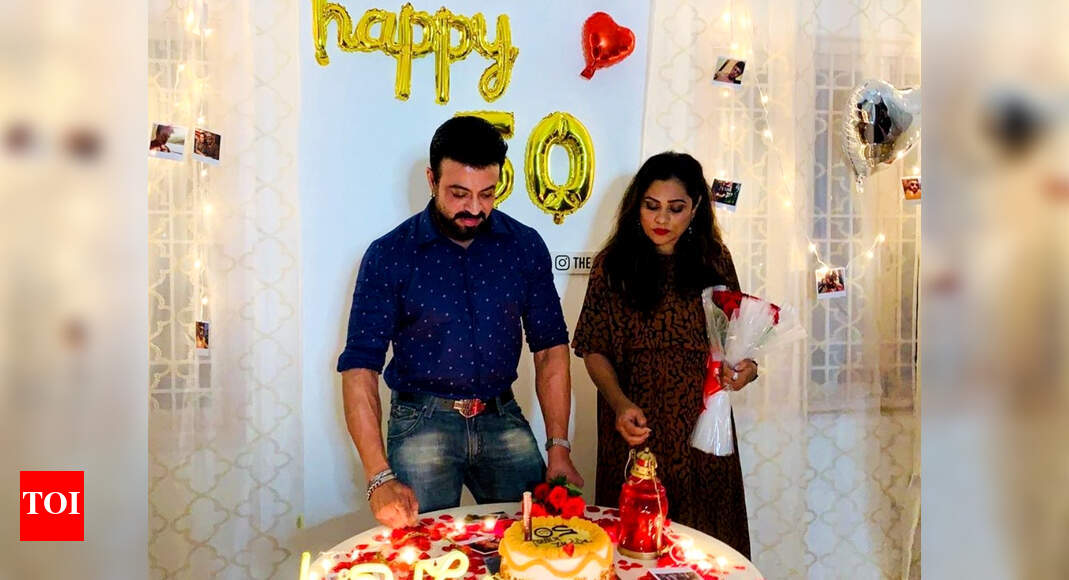 actor-riyaz-khan-turns-50-uma-and-family-celebrate-his-special-day-in