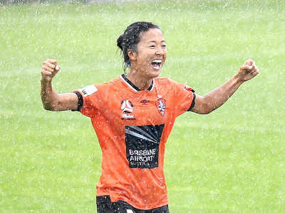 No boundary' - Japan women's football great joins men's team