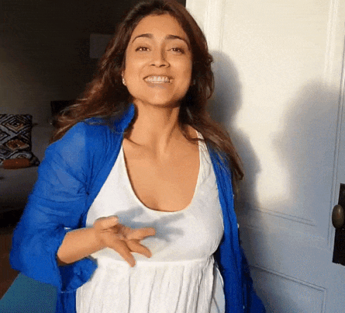 Shriya Saran's Birthday Treat! 5 Dancing GIFS of the Gorgeous Gal from Spain | The Times of India