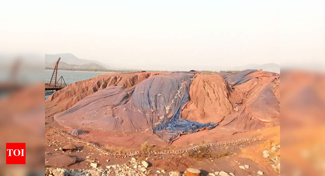 Vizianagaram Geology dept swoops down on illegal manganese ore mining