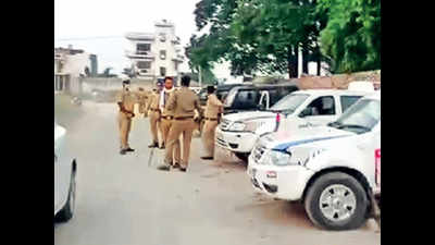 Villagers attack cops, free gangster from custody in Ghaziabad