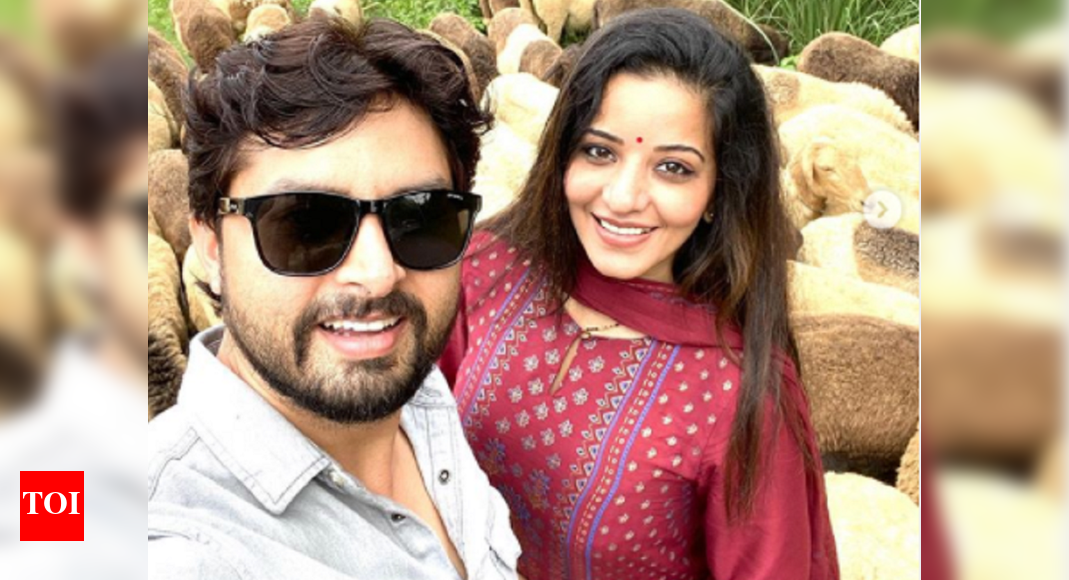 Monalisa shares happy pictures with hubby Vikrant Singh Rajput from her ...