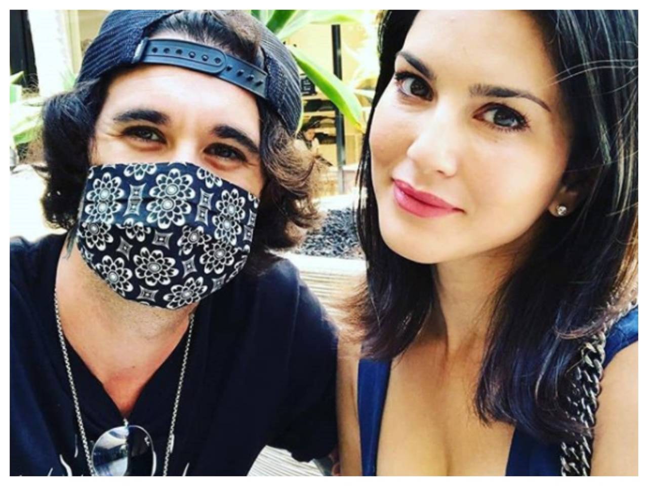 Sunny Leone shares a stunning selfie with hubby Daniel Weber as they enjoy their special Afternoon date Hindi Movie News
