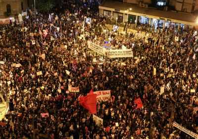 Thousands of Israelis protest outside Netanyahu's residence - Times of ...