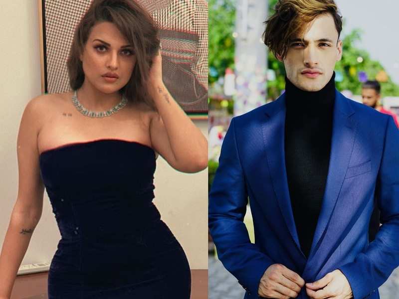 After heart-broken poetry, Bigg Boss 13 fame Himanshi Khurana shares a post declaring 'They don't love you like I love you'