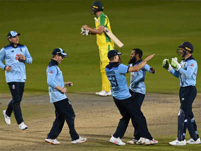 England win second ODI after dramatic Australia collapse