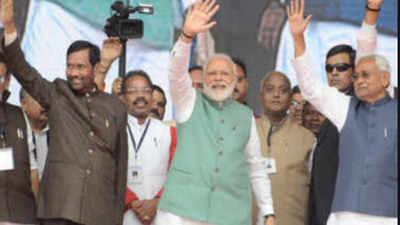PM Narendra Modi endorses Nitish Kumar as NDA's face in Bihar polls