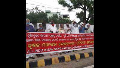Odisha: Farmer bodies protest three farm sector ordinances
