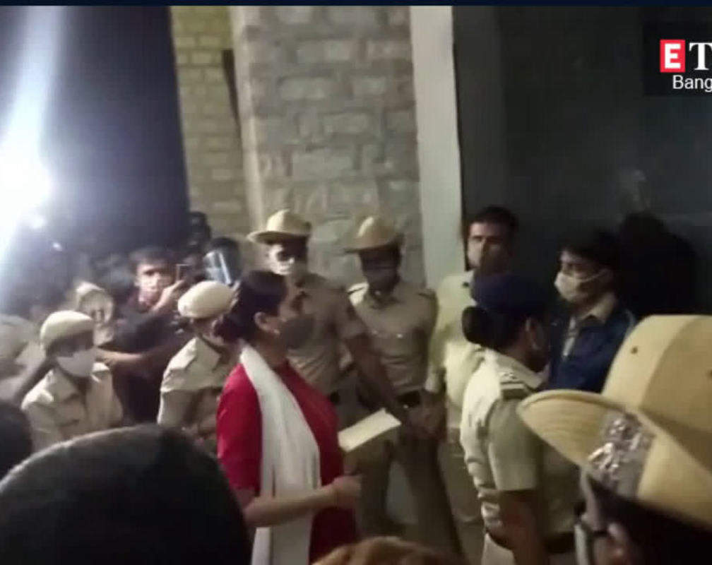 
#SandalwoodDrugScandal: Ragini Dwivedi enters Bengaluru Central jail at Parappana Agrahara
