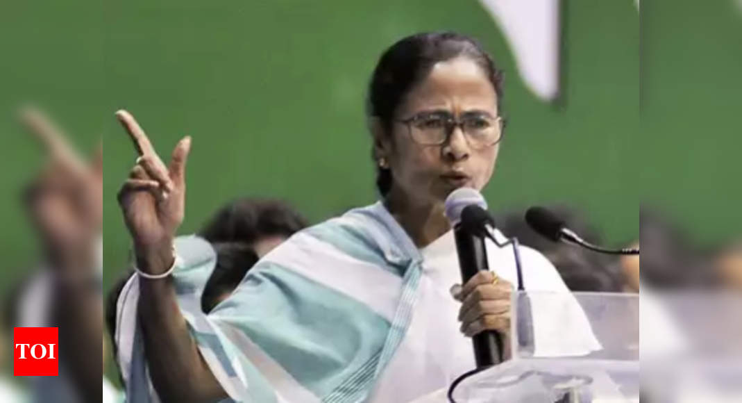 Mamata Banerjee tries to woo Hindus