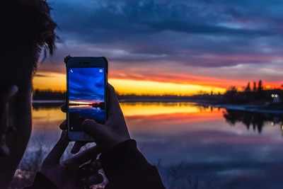 Night mode camera phones to carry out low-light photography