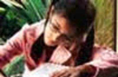 Vidhu's 10-yr-old daughter turns author
