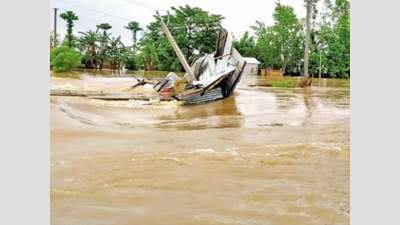 One dead in Biswanath as deluge returns, 3 districts hit