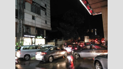 Heavy rains throw traffic out of gear in Hyderabad