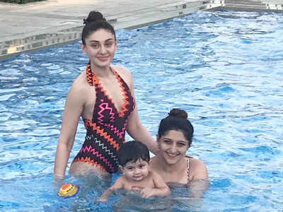 Bigg Boss 13 fame Shefali Jariwala spends time by the pool side with her family; shares pics from her vacay