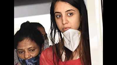 Sanjjanaa Galrani sent to prison for two days; will share room with Ragini