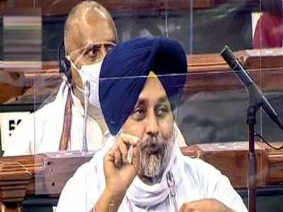 SAD's Harsimrat Kaur Badal to Resign as Union Minister Over Farm Bills
