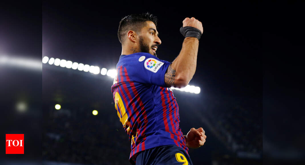 Luis Suarez Ronald Koeman Opens Door To Luis Suarez Staying At Barcelona Football News Times Of India