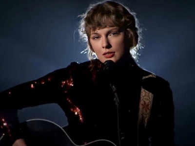 Watch: Taylor Swift sends fans into a meltdown as she returns to ACM stage after 7 years with acoustic ‘Betty’ performance
