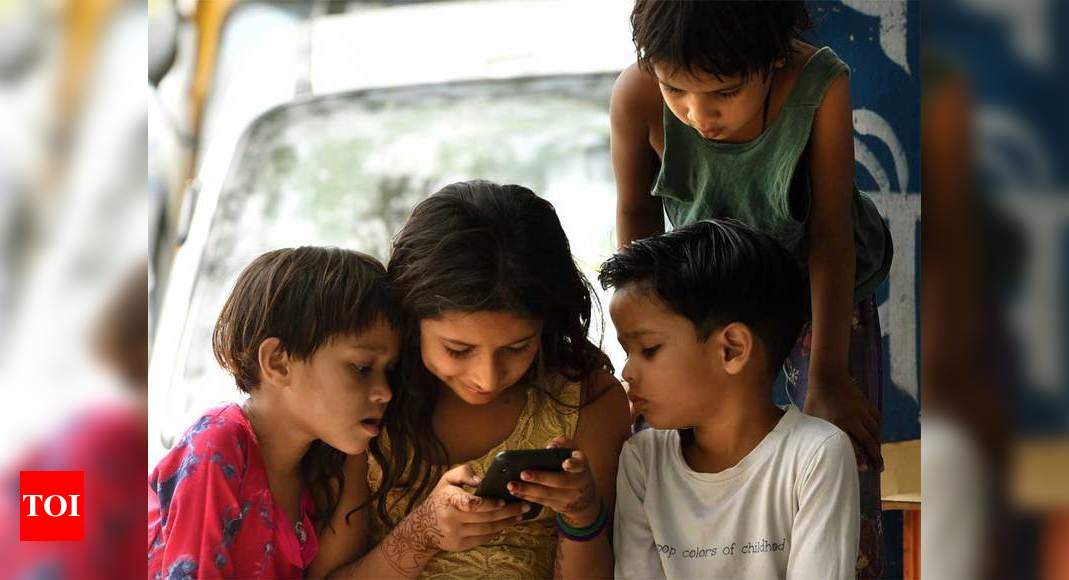 Delhi School News Delhi Hc Directs Unaided Private Govt Schools To Provide Gadgets Internet