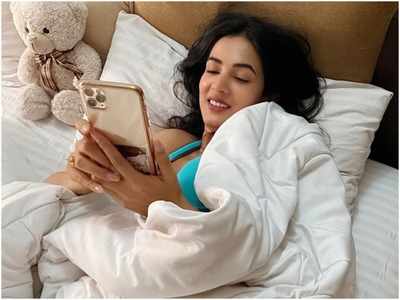 Sonal Chauhan’s enjoying her bed day