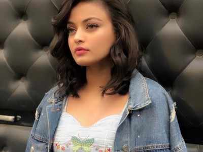 Sneha Ullal rescues and fosters a chicken, calls it a truly 'blessed'  experience | Telugu Movie News - Times of India