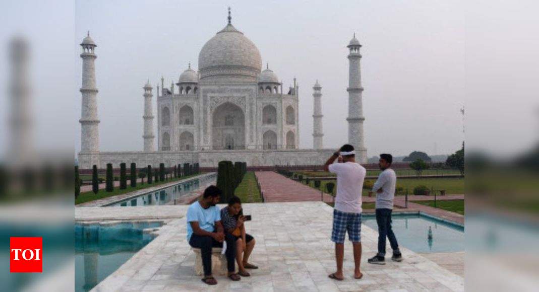 Covid-19 : Taj Mahal reopens after 6 months