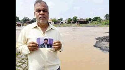 60-year-old searches river banks for his son swept away by flood in Kishanganj