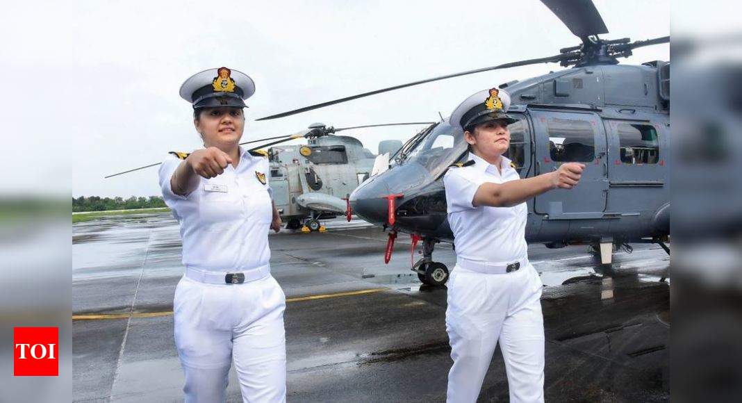 2 women officers to operate copters from warships