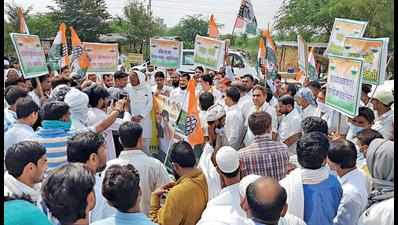 Congress joins farmers in protest marches across Hry