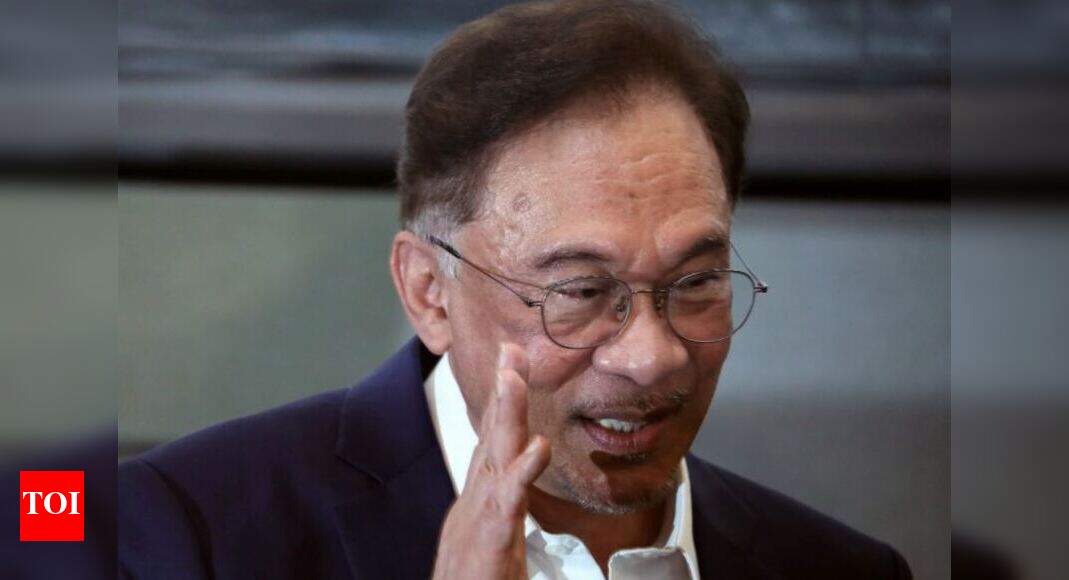 Anwar Ibrahim: Malaysia's Anwar says has 'strong' support to form govt ...