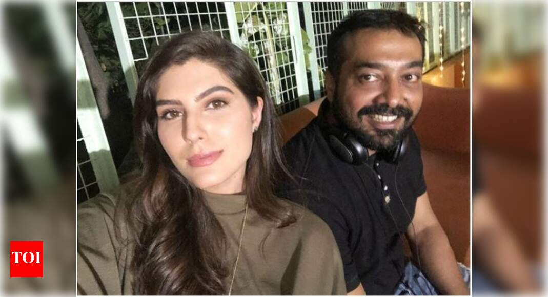 Elnaaz Norouzi comes out in support of Anurag Kashyap: We need more men/humans/directors like him in Boll - Times of India