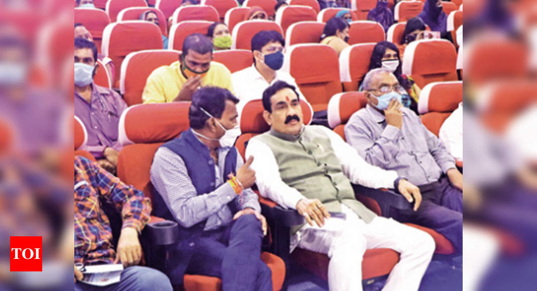 I don’t wear a mask at any event: MP home minister