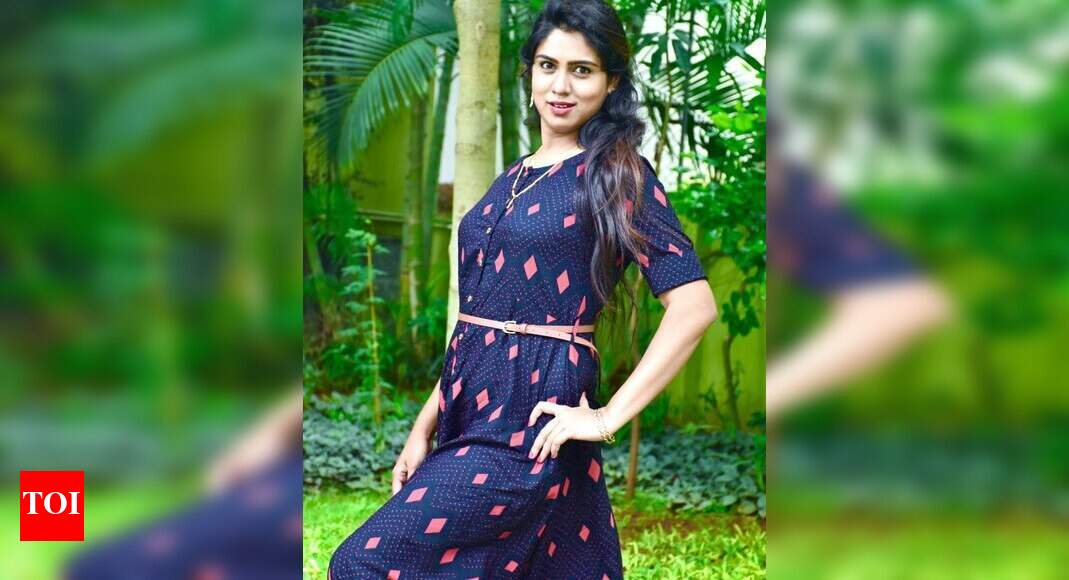 Chaithra kotoor shelves directorial plans to concentrate on lagna patrike soap opera - times of india