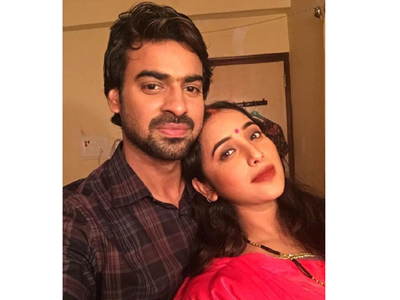 #CoupleChallenge: Rani Chatterjee accepts the challenge and shares the photo with co-star Aditya Ojha