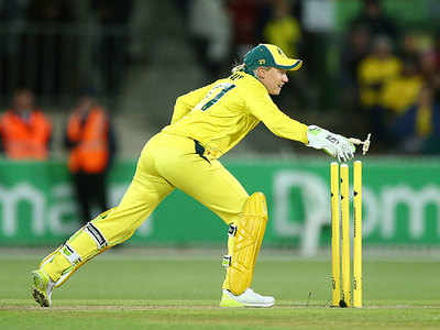Alyssa Healy breaks Dhoni's record of most dismissals by wicket-keeper in T20Is